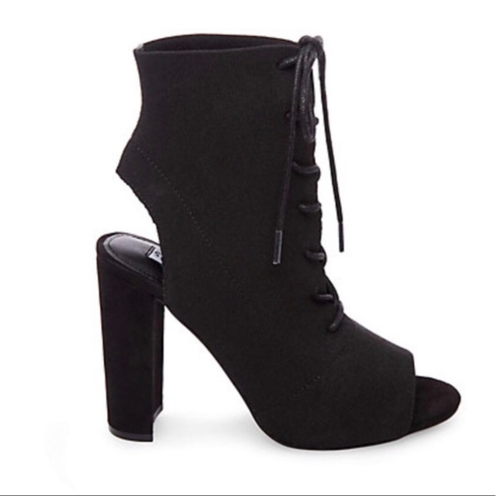 Steve Madden- Size 8.5 New in box, black heels